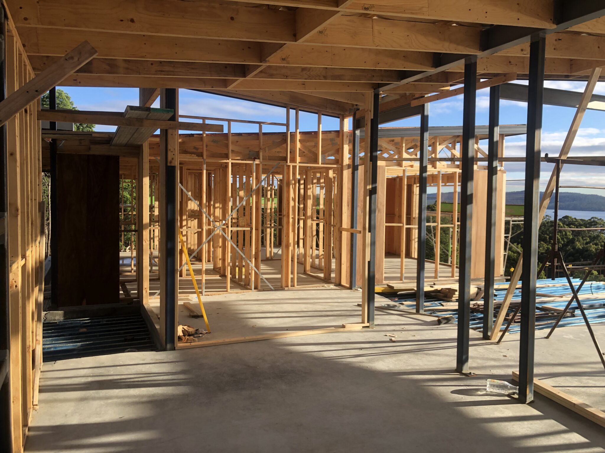 Working Across Borders: A Guide for Tradespeople and Builders